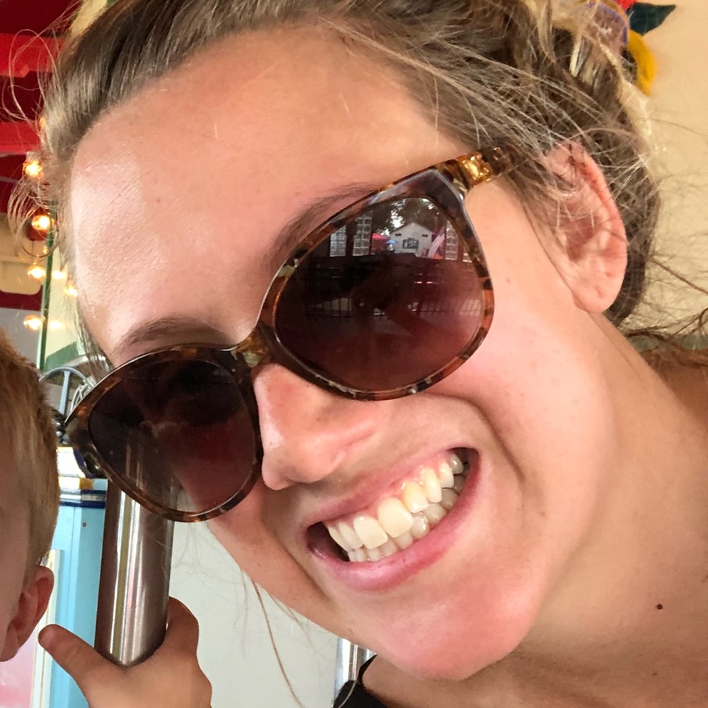 Meet your Posher, Janelle